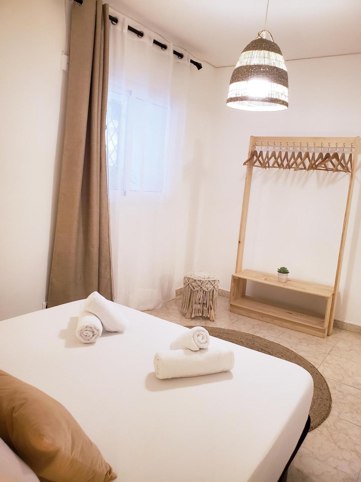 Apartamento Centrico Con Patio Privado Tarragona Bagian luar foto